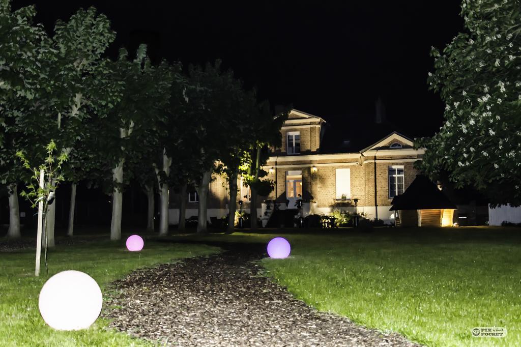 Chateau Des Lumieres Gite Et Gite Insolite Saint-Blimont Εξωτερικό φωτογραφία